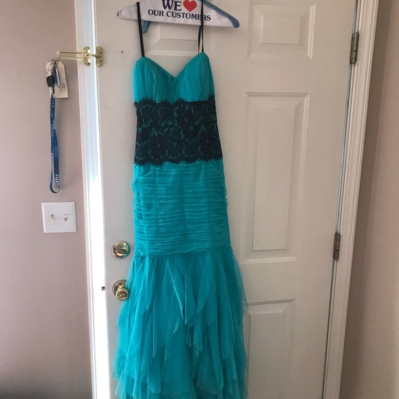 Prom dress - Picture 3 of 3